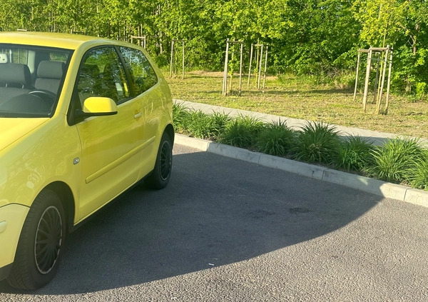 Volkswagen Polo cena 8000 przebieg: 213557, rok produkcji 2004 z Ciechanów małe 154